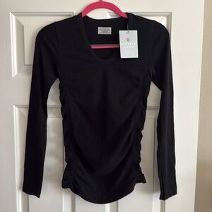 ATHLETA XS NWT  BLACK Pure Long Sleeve Ruched Top..stretchy and body fitting